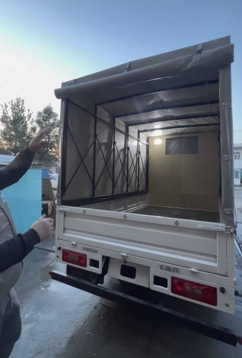 Barcha turdagi yuk mashinalari uchun yig'ma tent xizmati.