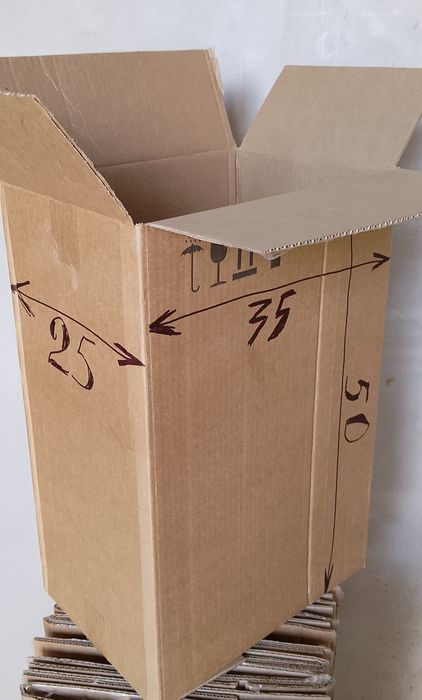 Коробки для хранения , переездов