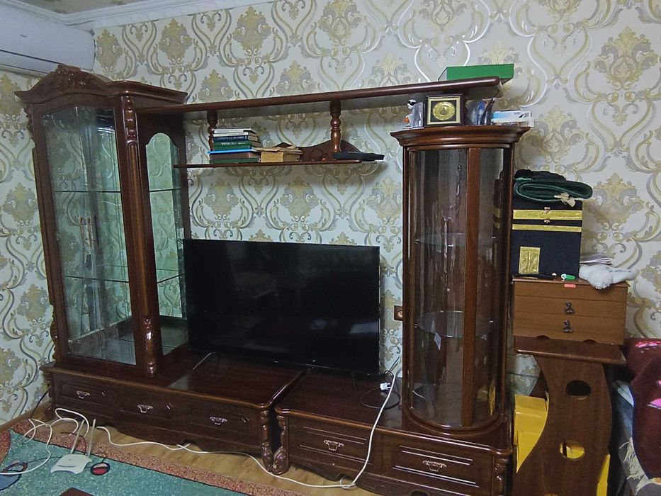 Китайская мебель (горка) Б/У самовывоз