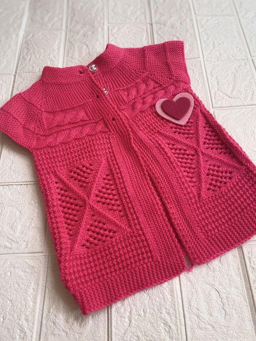 Слюнявчик и жилетка для девочек