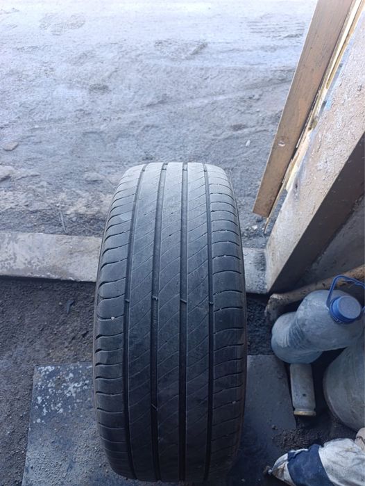 Продам шины б/у на легковой авто