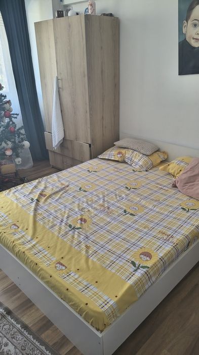 Vând tot ce va trebuie pentru o camera de cămin.