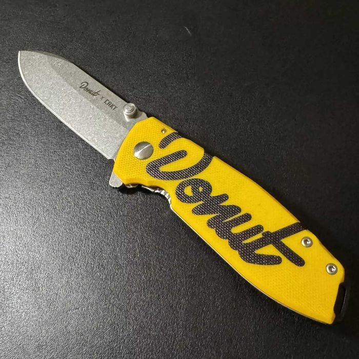 Cuțit pliabil DONUT x CRKT SQUID, lamă galbenă G10 D2, EDIȚIE LIMITATĂ