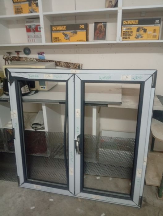 Geam termopan nou tripan profil PVC culoare gri antracit