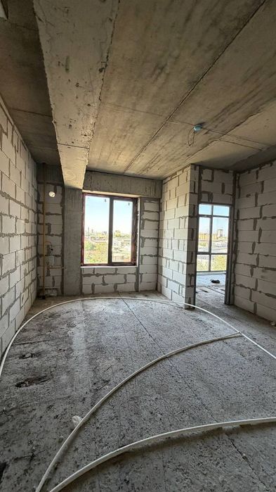 Продаю свою узбум 70квМ новостройка с кадастровым коробка open space