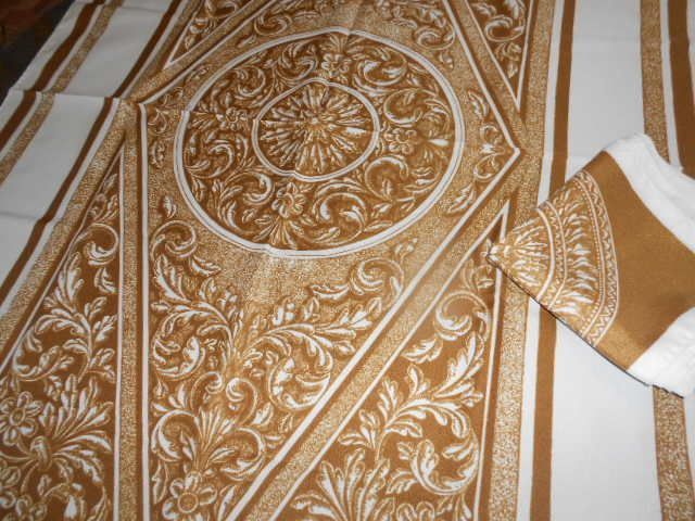 покривки за спалня ,покривки за маса и възглавница сърце