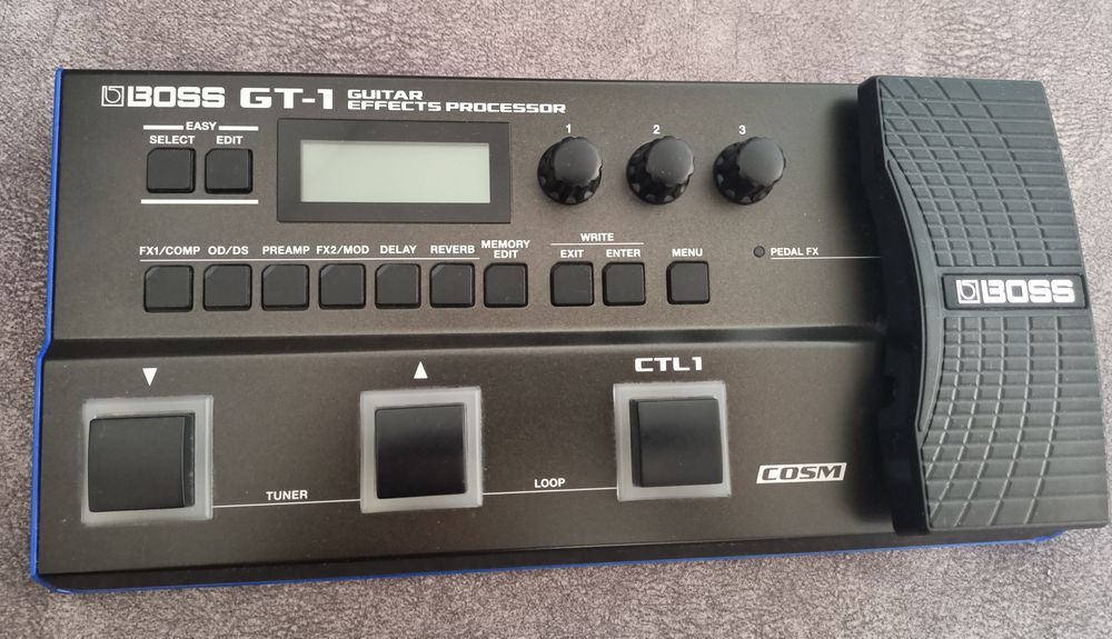 Продается процессор эффектов Boss GT-1 (педалька)