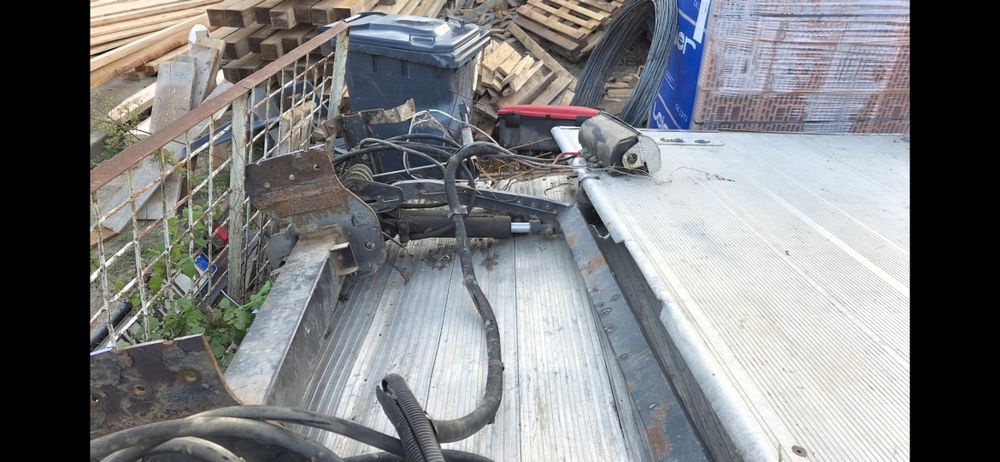 Vând lift Dhollandia  Mercedes Vario