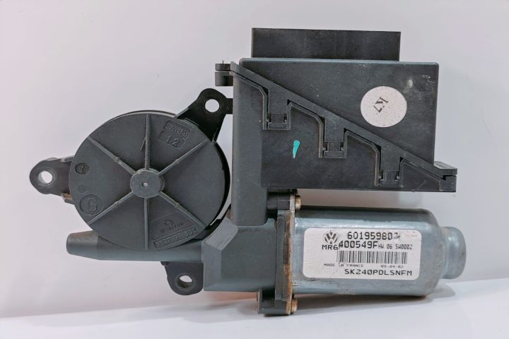 Motoras Macara  Dreapta Fata  6Q1959802 / 400549F Skoda Fabia 6Y seri