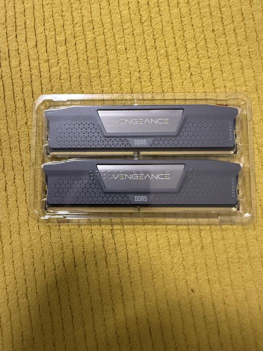 Corsair Vengeance 32GB DDR5 RAM cu 2 module (2x16GB) și Viteză 6000 pentru Desktop