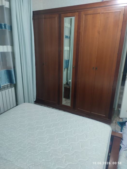 Продам шифоньер и кровать двуспальную