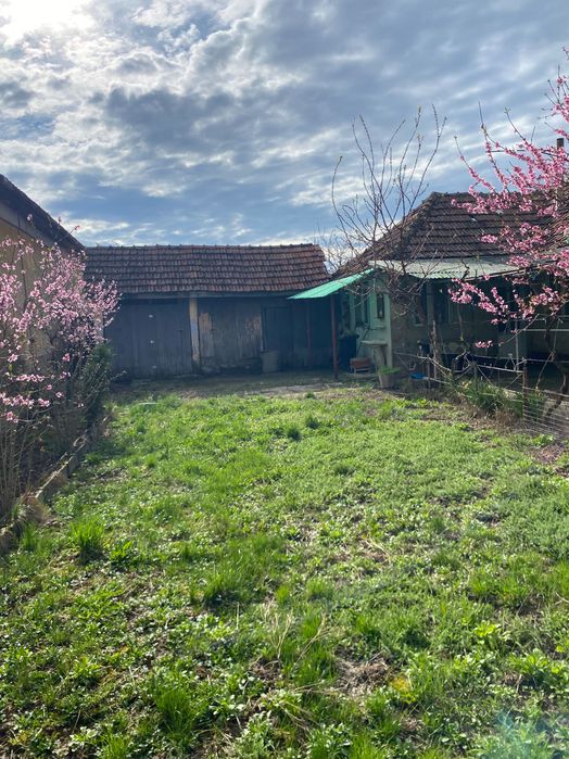 Vând casa in Cordau