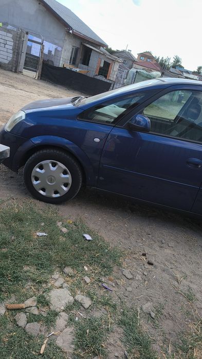 Vând schimb Opel meriva 1.6 benzina si gaz