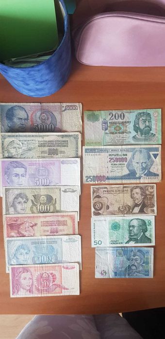 Vand bancnote si monede vechi