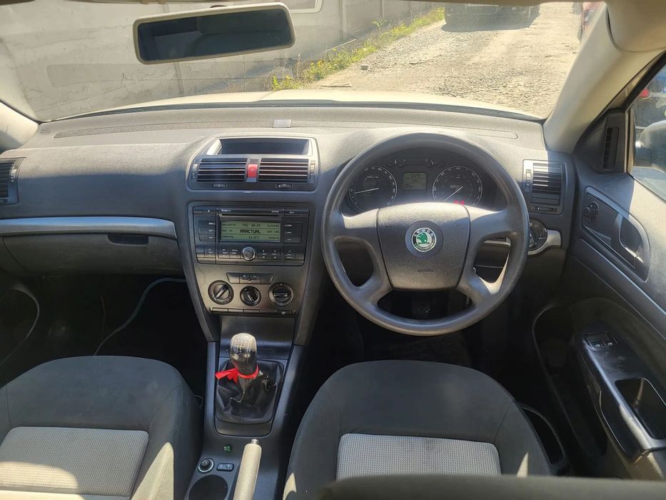 Dezmembram Skoda Octavia 2 Haion spate cu luneta/ Bara spate/