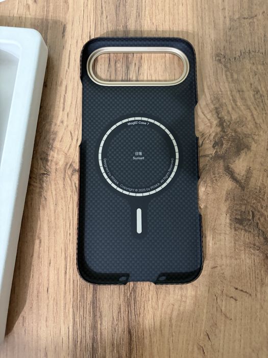 Продам или обменяю чехол Pitaka для iphone air