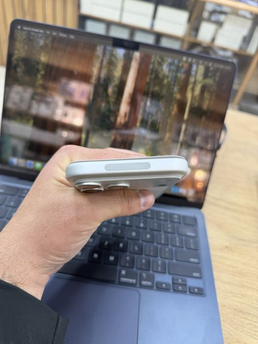 Iphone 17pro max 256 slver 1 E-sim