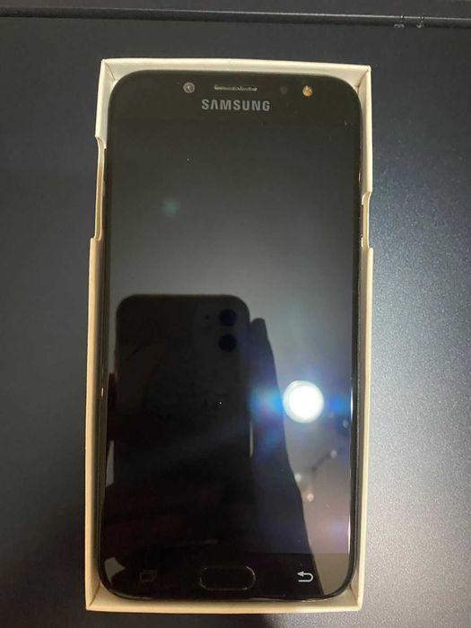 Смартфон Samsung Galaxy J7 (2017)