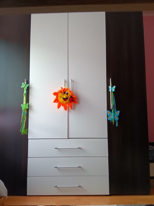 De vânzare pat cu somiera si saltele+dulap