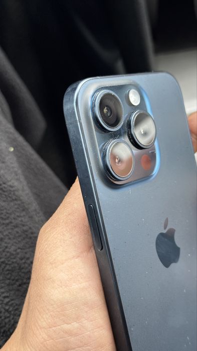 Срочно продам айфон 15 про 256 гб