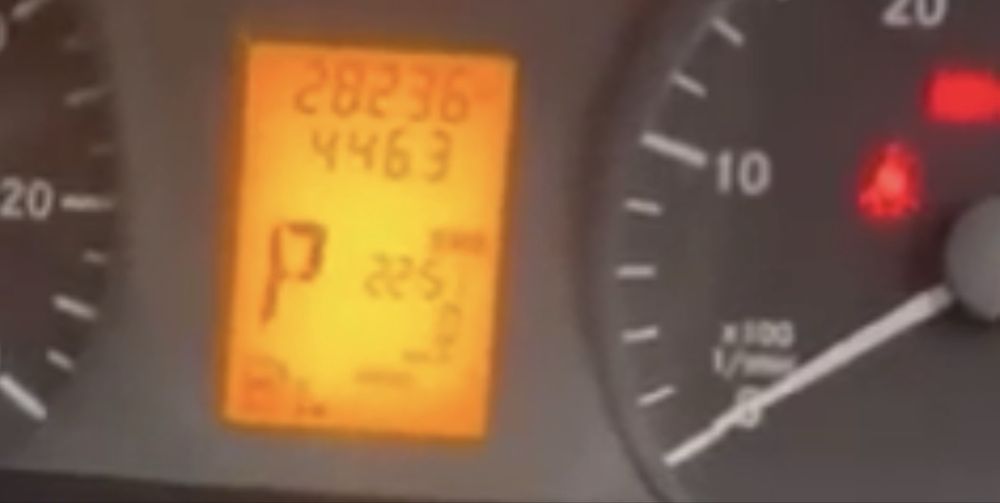 Se vinde mercedes vito 120 motor 3 litri foarte bun recent adus uk