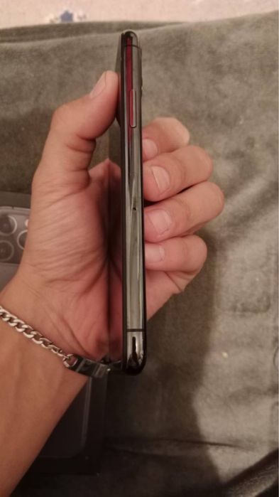 Срочно продам айфон 11 про