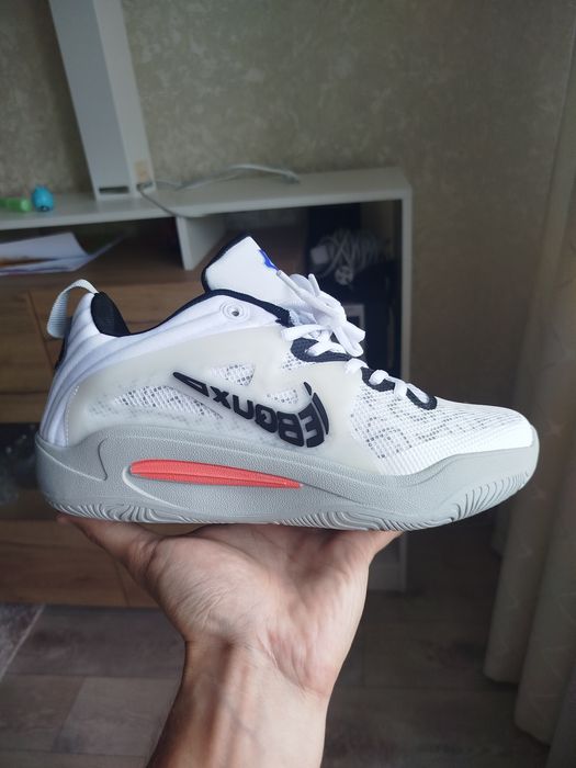 Кроссовки Nike 42 размер (26см)