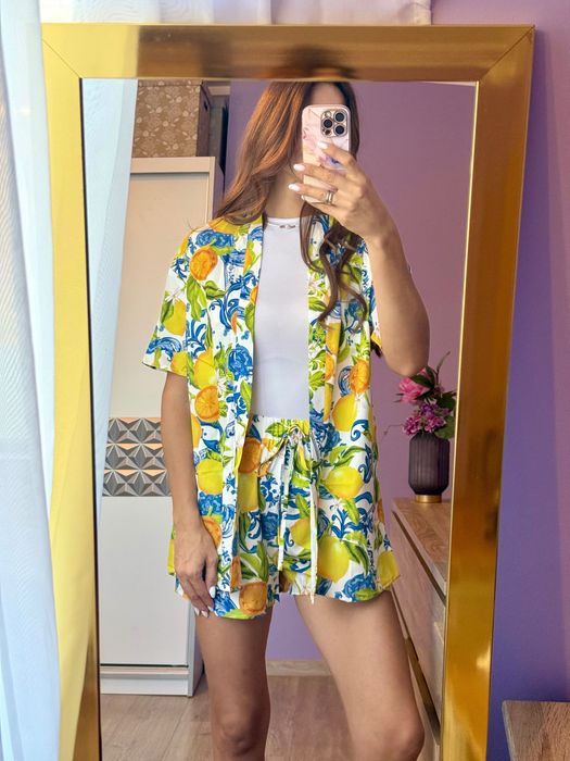 Продавам нови комплекти, поли и блузи