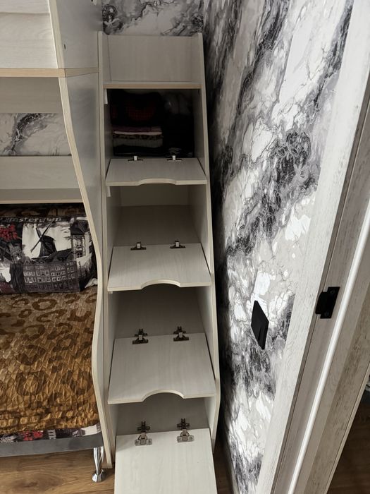 Продам двухярусную кровать