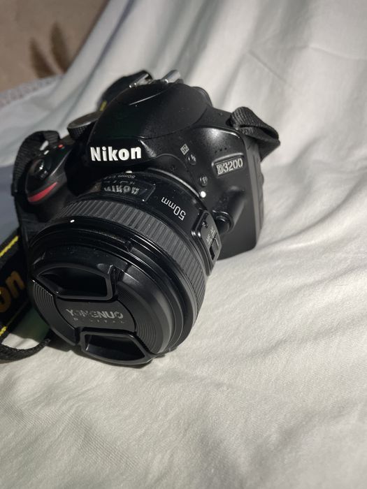 Kit aparat foto DSLR Nikon D3200 + obiective + blitz