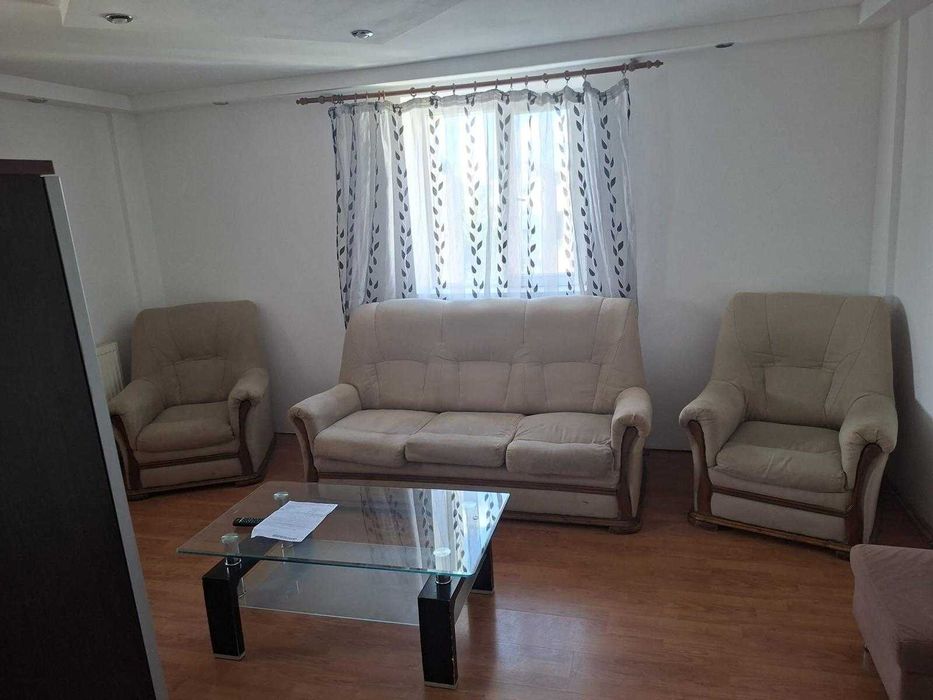 Închiriez apartament
