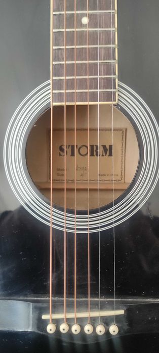 Продавам китара STORM