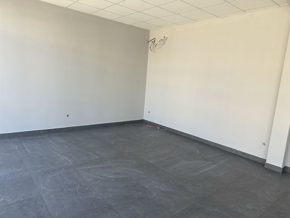 Spatiu comercial de Inchiriat | 40 mp  | Strada Eroilor | Floresti