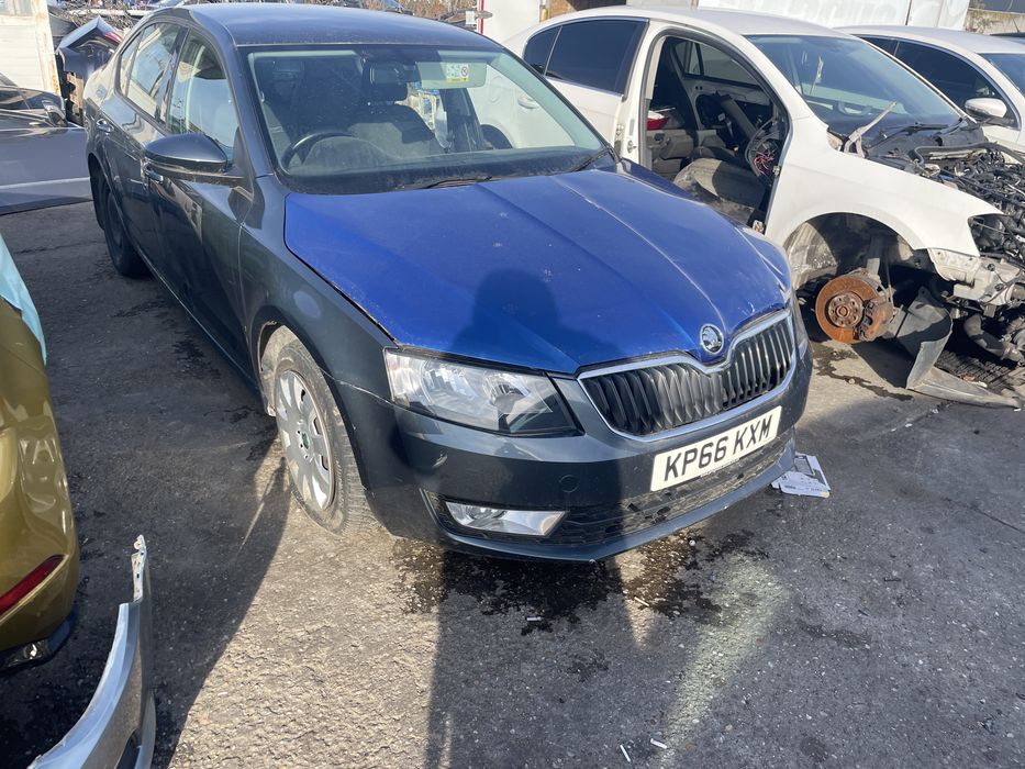 Vand fata completa skoda octavia 3 2.0 manuala