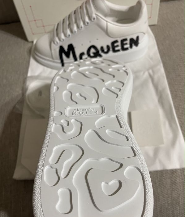 Adidasi Alexander MCQUEEN premium din piele naturala model custom unic GRAFFITY albi