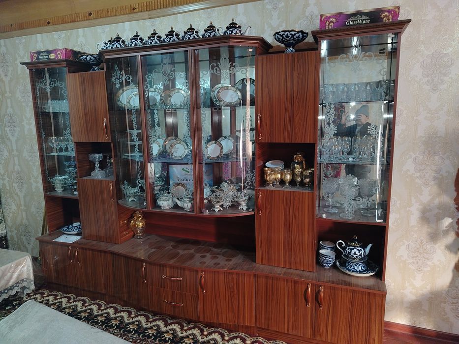 Stol stul 12 tali stenka shkaf trimo sotiladi