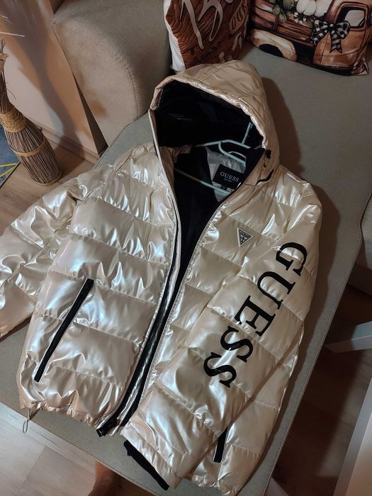 Зимно яке на GUESS