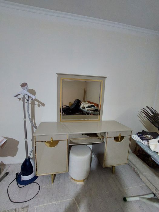 Шкаф, туалетный столик