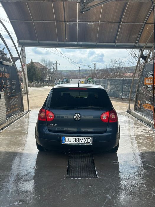 Vând vw Golf 5 in stare bună