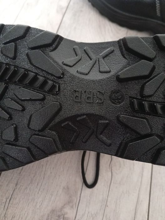 Продам ботинки рабочие 43 размер