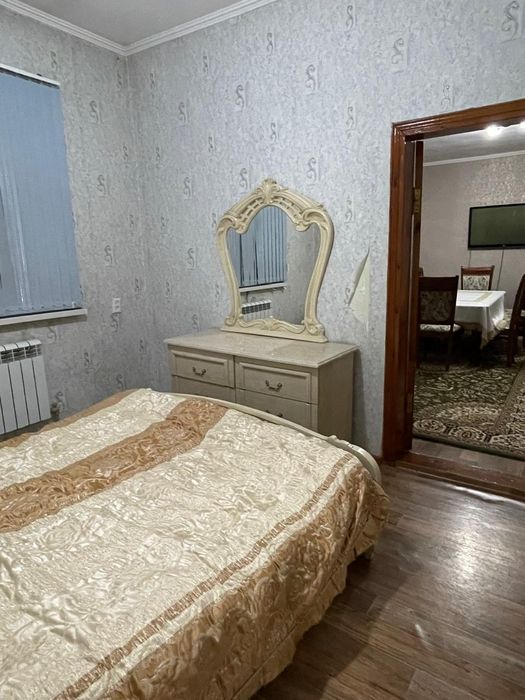 Мебель спальный гарнитур. Стол стулья