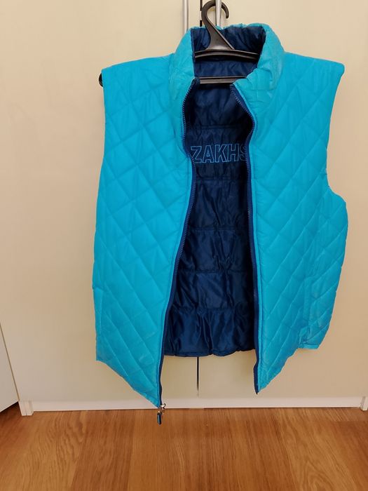 Продается жилетка б/у.