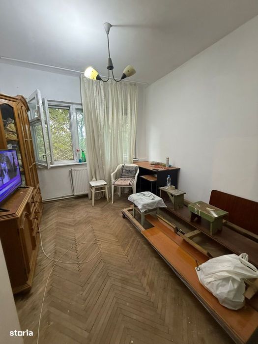 Apartament 3 camere etaj 2 – Zona Gării, Str. Bârsei, Focșani