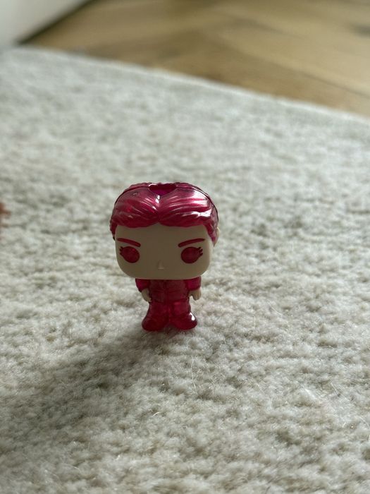 Upside down Max- Stranger Things