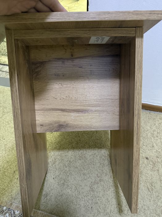 Деревянная табуретка