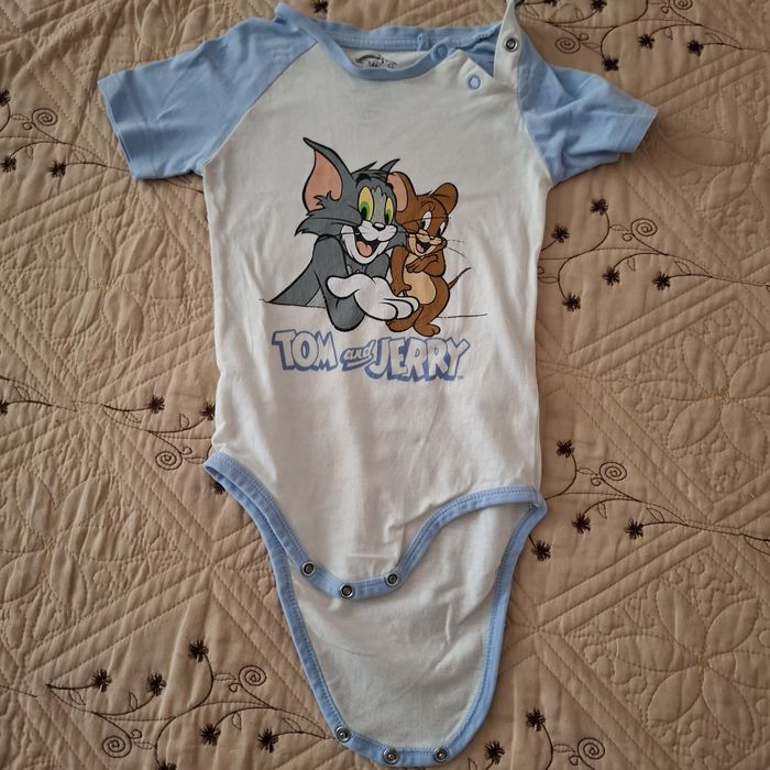 Бебешки бодита със къс ръкав.