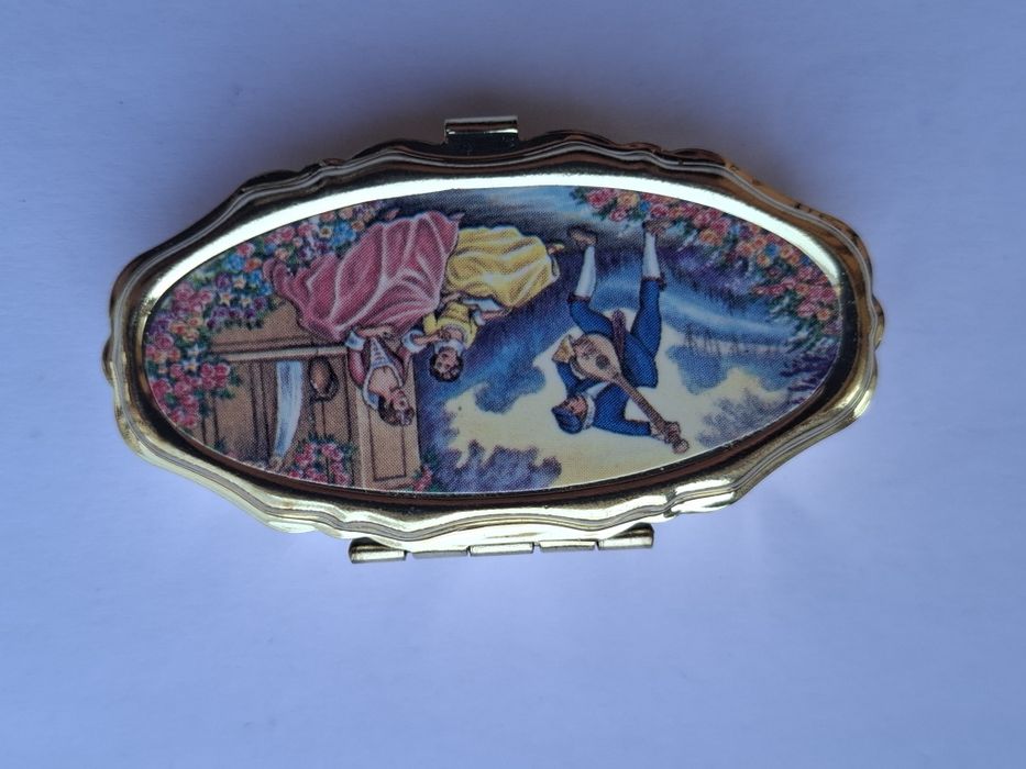 Cutiuță din metal pentru bijuterii,medicamente