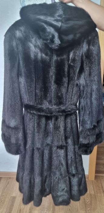 Продам норковую шубу