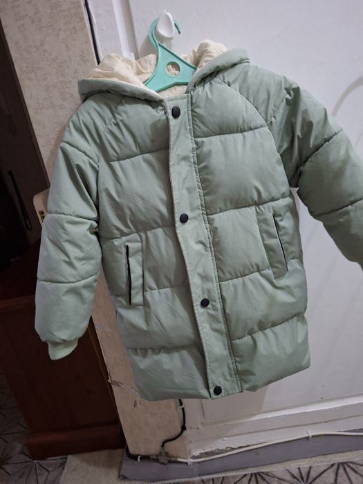 Продам куртку на девочку