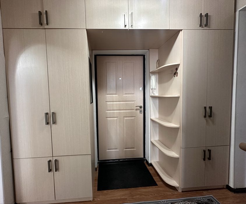 Шкаф сатылады саудасы бар